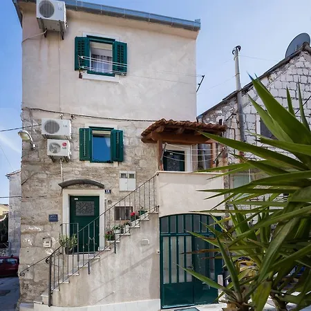 Appartement 1 At