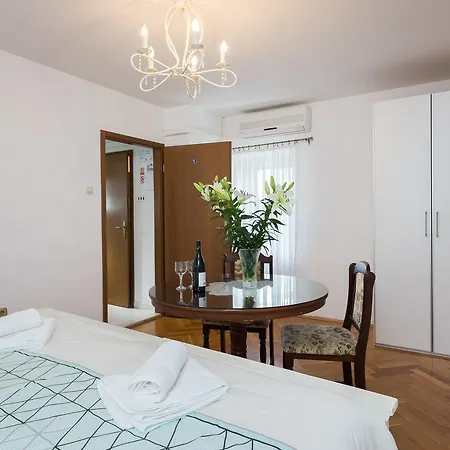 Apartament 1 At Split